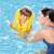 Dziecko w nadmuchiwanej kamizelce ratunkowej Bestway Swim Safe ABC Step B pływa w basenie