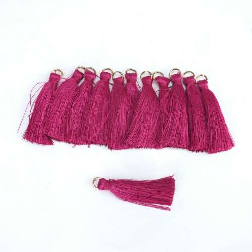 12 db magenta színű bojtocskák, 4cm hosszúak, arany gyűrűvel