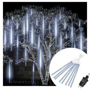 Springos LED jégcsap fények fán, éjszakai jelenet - Fényfüzér