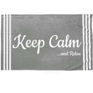 Prosop de plajă Homelevel, gri cu dungi albe, text Keep Calm and Relax, 90 x 180 cm - Prosop