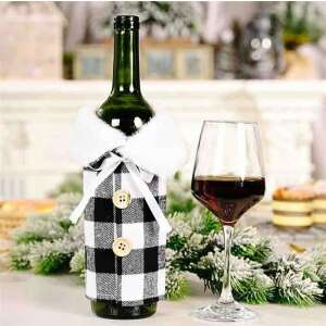 Fehér és fekete kockás palackhuzat műszőrme gallérral és gombokkal, karácsonyi borosüveg díszítés - Vicces ajándék