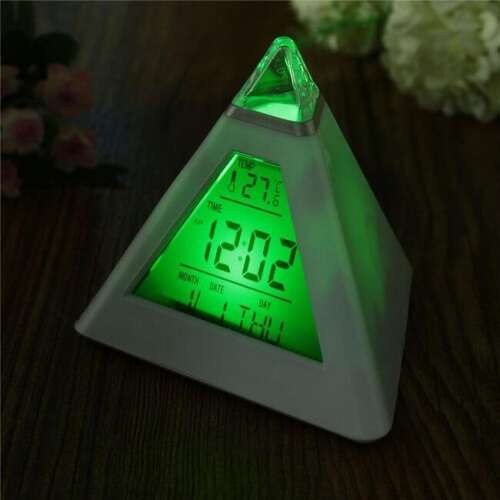 Ébresztőóra, digitális óra, asztali óra (színváltós, piramis alakú)