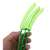 Zöld mikroszálas redőnytisztító kefe műanyag nyéllel, közeli kép