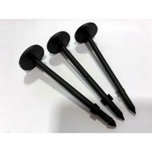 Czarne plastikowe kotwy do mocowania siatek przeciw kretom, geotekstyliów i agro włóknin - Narzędzie ogrodnicze