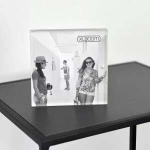 Canon Photo Cube Creative Pack 13x13 Képkeret, fehér és zöld, átlátszó akril kerettel, képpel emberekről - Képkeret