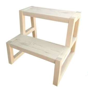 Fellépő fából, két lépcsővel