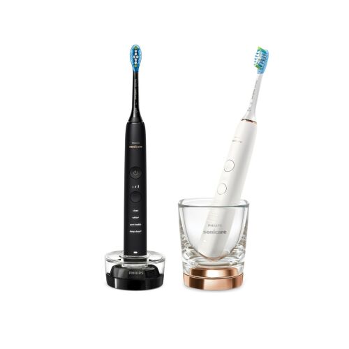 Elektrická zubná kefka Philips Sonicare DiamondClean 9000 v čiernej a bielej farbe s nabíjacím pohárom