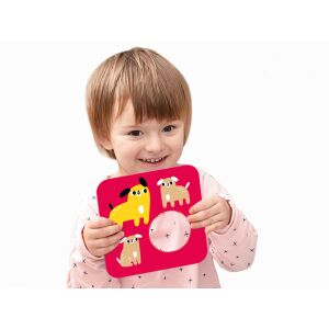 Copil se joacă cu puzzle-ul contrast CzuCzu Tu Pasuje - Nonbrand Jocuri si jucarii educative