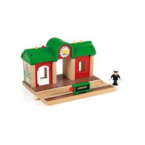 BRIO World Record & Play Station, stație de tren din lemn cu ceas și panou de stație - Tren, element feroviar, autostradă