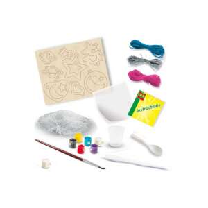 Zawartość zestawu do tworzenia biżuterii SES Crystal Galaxy, zawiera drewniane kształty, farbę świecącą w ciemności, brokat, sznurek i instrukcje - SES Creative