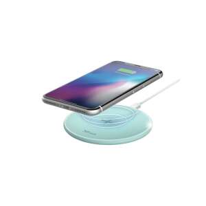 Trust Qylo Fast QI 7.5/10W vezeték nélküli töltő okostelefon töltése közben - Trust