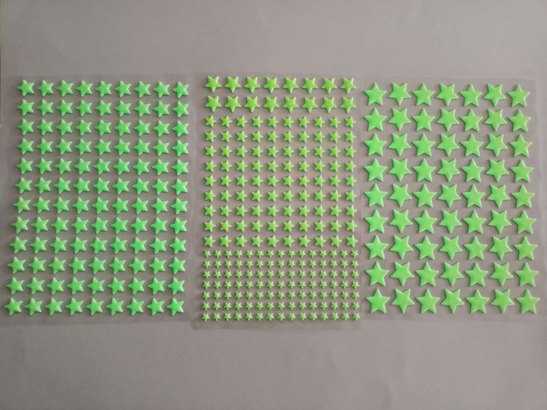 Foszforeszkáló Csillag Matricák - 384 db - 4 Méret