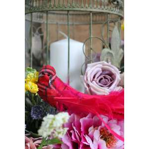 Piros kockás madár rózsaszín tollal, 20cm hosszú, koszorúk, díszek és egyéb kézműves alkotások díszítéséhez - Őszi dekorációs kellék