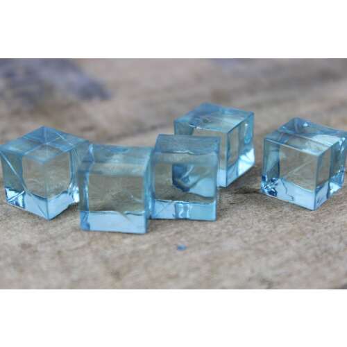 Kék kocka alakú dekorációs kövek, 80 darab