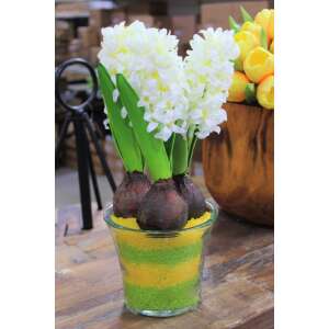 Műanyag jácint növény üveg vázában sárga és zöld homokkal - Dekorációs kő