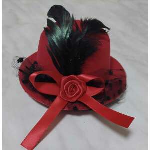 Piros mini kalap fekete tollal és masnival, fehér alapon - Női kalap