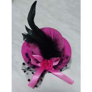Rózsaszín mini kalap fekete tollal és masnival hajdíszként - Női kalap