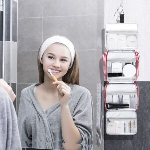 Quasar &Co. travel kit with cosmetic bag in use, hanging organizer with toiletries - Cosmetic bag