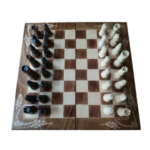 Set de șah din lemn cu piese de șah sculptate și tablă de backgammon într-o cutie pliabilă - Domino, șah