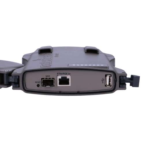 MikroTik NetMetal 5 CPE 3G/4G vonkajší prístupový bod, zadný pohľad zobrazujúci porty, konektory a LED diódy