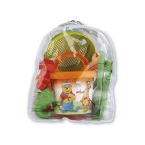Winnie the Pooh és Tigris strandjáték készlet átlátszó hátizsákban, tartalmaz vödröt, lapátot, gereblyét, szitát, locsolókannát és formákat - Androni