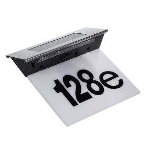 Maclean Solar LED Hausnummernschild, schräge Ansicht - Maclean