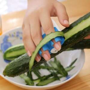 Finger peeler for vegetables and fruits, peeling cucumber - Peeler