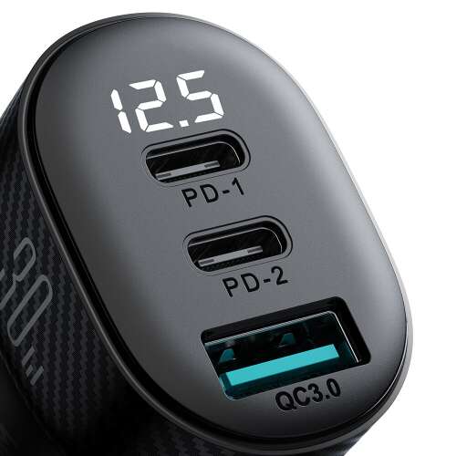 Prim-plan al porturilor încărcătorului auto Joyroom 30W: USB-C PD-1, PD-2 și USB-A QC3.0