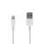 Közelkép a fehér Lightning - USB kábel Lightning csatlakozójáról