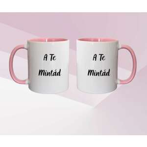 Fehér bögre rózsaszín szegéllyel és füllel, személyre szabható saját mintával, tökéletes ajándéknak - Nonbrand Bögre