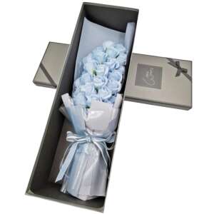 Kék örökrózsa csokor ajándékdobozban - Ajándék ötlet Valentin-napra