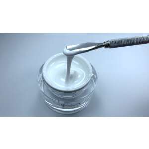 Moonbase körmökhöz építő zselé 5g #002 fehér, fehér zselé kanállal kiöntve az üvegből - MoonbasaNails