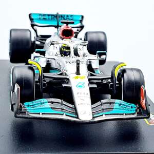 Mercedes-AMG F1 W13 E Performance 1:43 méretarányú modell autó, elülső nézet - Bburago