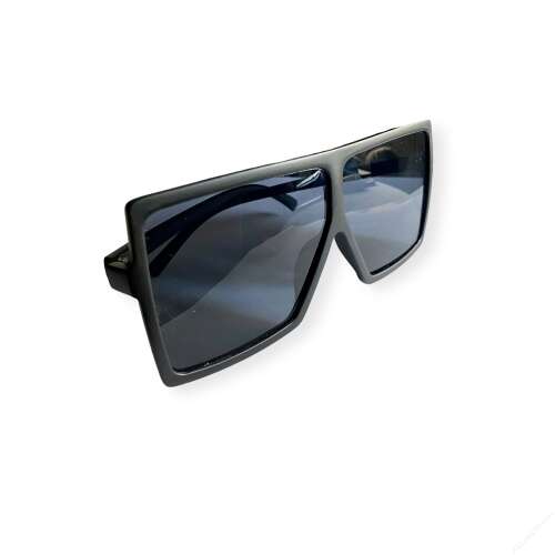 Fekete, túlméretezett napszemüveg UV400 védelemmel