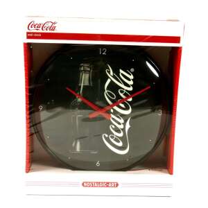 Coca-Cola falióra fekete háttérrel és egy Coca-Cola üveggel a közepén - Nostalgic-Art
