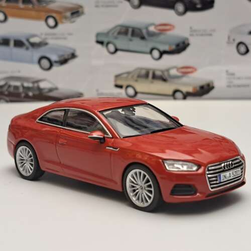 Piros Audi A5 Coupe 1:43 méretarányú modell autó - Játék autó