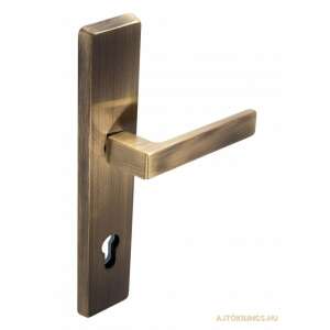 Parisienne antique brass door handle with keyhole - Door