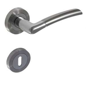 Figo szatén króm ajtókilincs kulcslyukkal, modern design - Perfekto