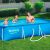 Familie înoată în piscina rectangulară Bestway Steel Pro