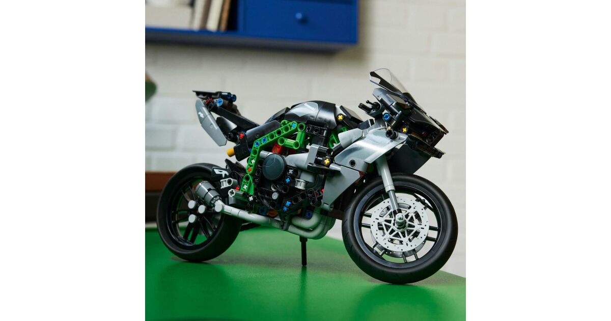 LEGO® Technic Kawasaki Ninja H2R Motorcycle 42170 | Pepita.com