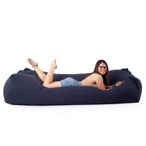 Komfort Babzsák Ágy 200x100 cm használat közben, nő pihen - Babzsákfotel & Ülőke