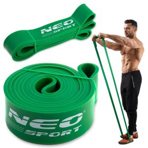 Colaj cu bandă de rezistență verde Neo-Sport și bărbat care face exerciții - Extensoare si benzi elastice