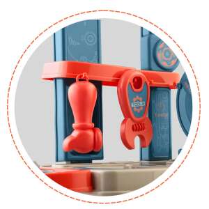 Късен план на инструментите на работната маса на играчката Ricokids Mini Workshop - Ricokids