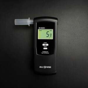 AlcoFind DA-8500E elektrokémiai Alkoholszonda + 100db eldobható fúvóka - Fekete 