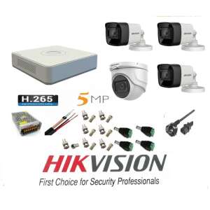 Hikvision 4 kamerás 5MP biztonsági rendszer DVR-rel, tápellátással, kábelekkel és tartozékokkal - Hikvision