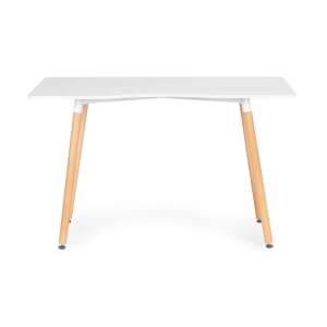 ModernHome fehér számítógépes íróasztal fa lábakkal, elülső nézet - ModernHOME