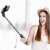 Frau verwendet XT-02 Stativ und Selfie-Stick mit Bluetooth-Fernbedienung, 18-51cm, schwarz