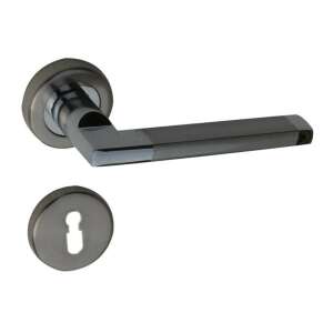 Chris Satin Chrome Door Handle with Rosette - Door