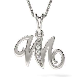 Colier din argint cu pandantiv cu inițiala M, decorat cu cristale strălucitoare, perfect pentru a adăuga o notă de eleganță oricărei ținute. - Atcom Jewelry