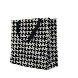 Bézs és fekete kockás papír ajándéktaska fekete fogantyúkkal - Művészet & Hobbi